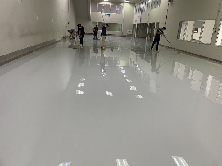 Floor coating for commercial and industrial floors