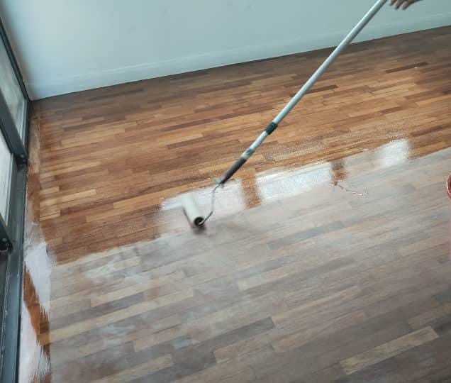 Floor coating for commercial and industrial floors
